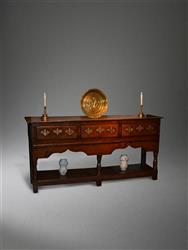 An early 18th century oak Montgomershire dresser.